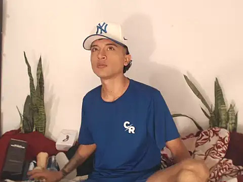 Edward Milleer online show from October 3, 2:52 am