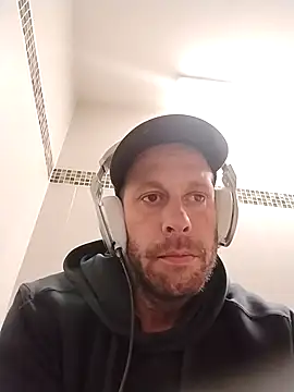 axelongshaft69 online show from February 27, 3:23 pm