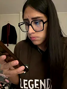 Snapshot of AleFantasy0001 chatting on October 2, 1:12 am AleFantasy0001 online show from October 2, 1:12 am