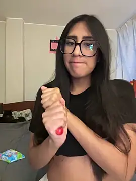 Snapshot of AleFantasy0001 chatting on October 5, 7:01 pm AleFantasy0001 online show from October 5, 7:01 pm