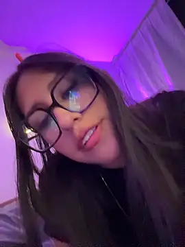 AleFantasy0001 online show from March 27, 1:44 am