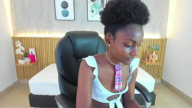 Snapshot of kenya_stone_1 chatting on April 10, 6:34 pm kenya stone 1 online show from April 10, 6:34 pm