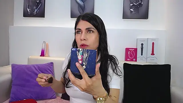 Melodi Roux online show from January 15, 1:05 pm