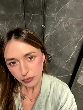 Snapshot of Sophie_Enzo chatting on October 16, 8:10 pm Sophie Enzo online show from October 16, 8:10 pm