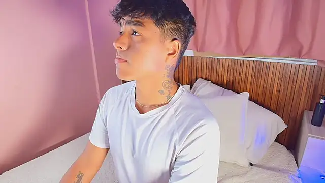 kiing azahell online show from April 3, 1:36 am