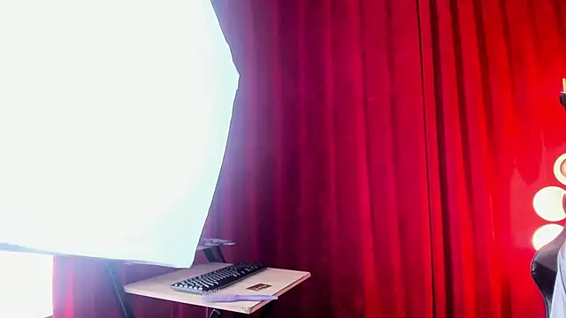Snapshot of HakuRukushka chatting on February 14, 2:44 pm HakuRukushka online show from February 14, 2:44 pm