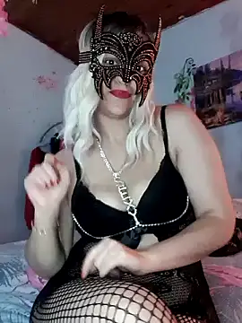 Snapshot of Queen666997 chatting on December 18, 11:51 pm Queen666997 online show from December 18, 11:51 pm