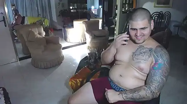 Snapshot of pitbullveryhot chatting on February 6, 12:22 am pitbullveryhot online show from February 6, 12:22 am