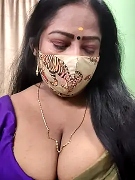 Snapshot of maniisha chatting on October 23, 7:34 pm maniisha online show from October 23, 7:34 pm