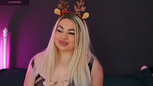 Snapshot of MissLilaa chatting on December 14, 5:58 pm MissLilaa online show from December 14, 5:58 pm