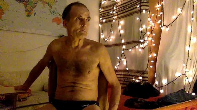 Snapshot of TowaFreespirit chatting on December 2, 11:29 pm TowaFreespirit online show from December 2, 11:29 pm