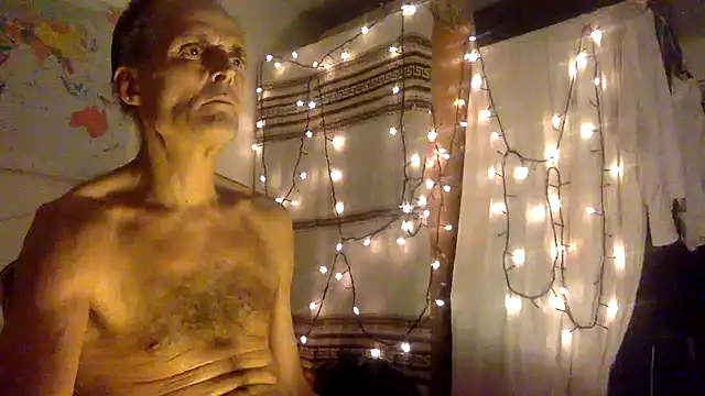 Snapshot of TowaFreespirit chatting on December 5, 10:34 pm TowaFreespirit online show from December 5, 10:34 pm