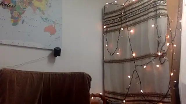 Snapshot of TowaFreespirit chatting on December 6, 11:11 am TowaFreespirit online show from December 6, 11:11 am