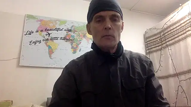 Snapshot of TowaFreespirit chatting on December 10, 11:43 am TowaFreespirit online show from December 10, 11:43 am