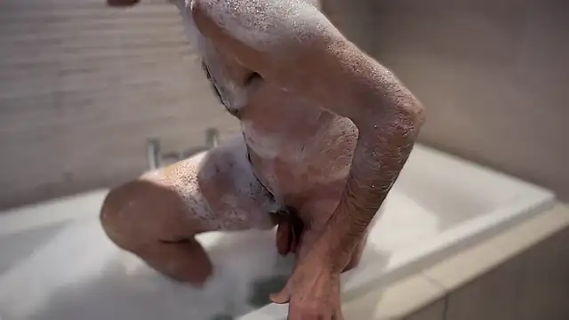 Snapshot of TowaFreespirit chatting on January 1, 5:00 pm TowaFreespirit online show from January 1, 5:00 pm