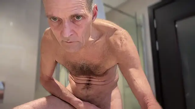 Snapshot of TowaFreespirit chatting on January 1, 8:15 pm TowaFreespirit online show from January 1, 8:15 pm