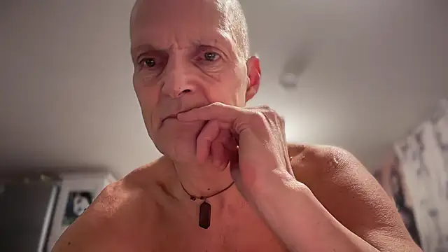 Snapshot of TowaFreespirit chatting on February 20, 5:37 am TowaFreespirit online show from February 20, 5:37 am