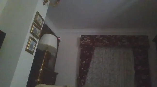 Snapshot of lusi77111 chatting on December 10, 8:05 pm lusi77111 online show from December 10, 8:05 pm