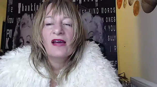 BettyDavisX online show from December 6, 10:41 pm