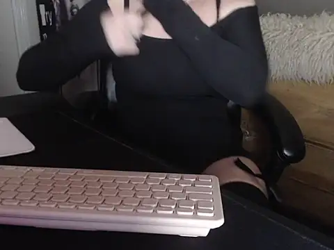 BettyDavisX online show from December 27, 11:10 pm