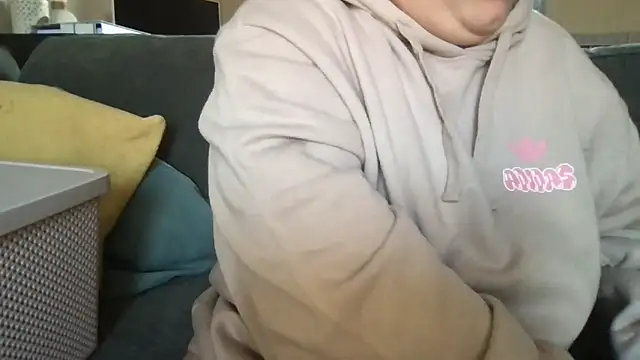 Tallulah-mae-xoxox online show from March 5, 1:50 pm