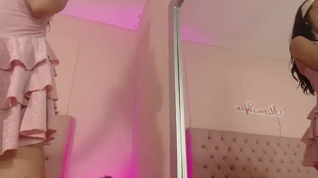 Snapshot of alice_sofia chatting on October 30, 2:07 pm alice sofia online show from October 30, 2:07 pm