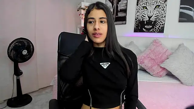 valery-rivas online show from December 26, 12:49 pm