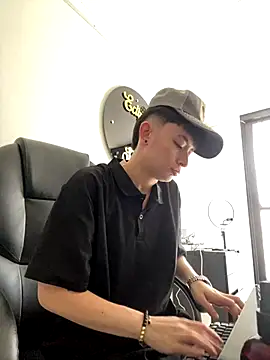 nico 18x online show from December 17, 4:35 pm