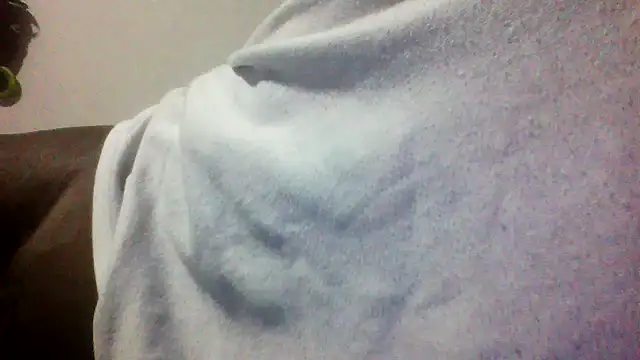 Snapshot of Cesar2501_ chatting on October 18, 8:20 pm Cesar2501 online show from October 18, 8:20 pm