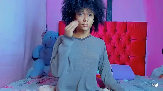 StassieBell online show from March 11, 10:10 am