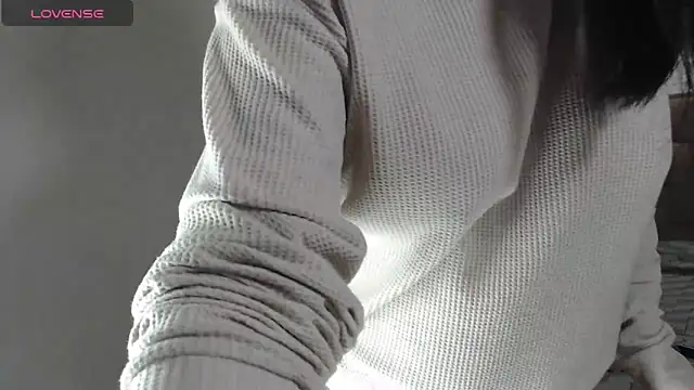 aleejhandraa online show from November 18, 1:00 am