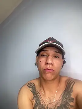 Snapshot of EduardoTitan97 chatting on October 13, 9:53 am EduardoTitan97 online show from October 13, 9:53 am