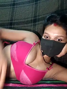 Snapshot of Hoty_girl_143 chatting on April 6, 1:03 am Hoty girl 143 online show from April 6, 1:03 am