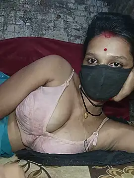 Snapshot of Hoty_girl_143 chatting on May 28, 1:14 am Hoty girl 143 online show from May 28, 1:14 am