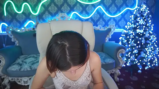 Snapshot of Roxy_Rayy chatting on December 19, 11:03 pm Roxy Rayy online show from December 19, 11:03 pm