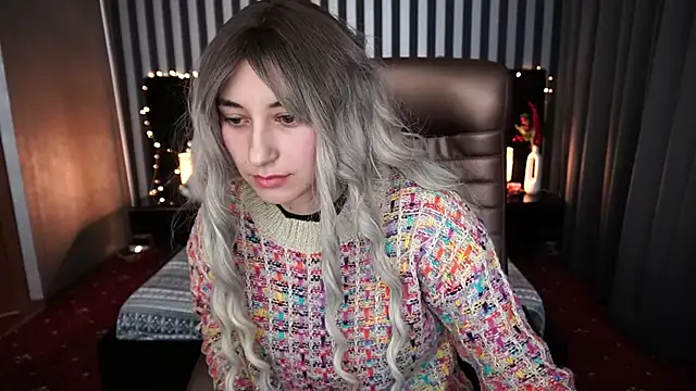 Snapshot of Roxy_Rayy chatting on January 2, 2:11 am Roxy Rayy online show from January 2, 2:11 am