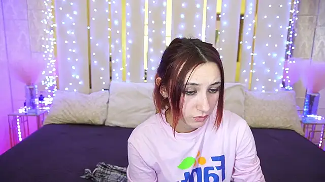 Snapshot of Roxy_Rayy chatting on March 9, 7:05 pm Roxy Rayy online show from March 9, 7:05 pm