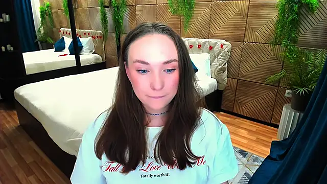 Snapshot of TrueReincarnation chatting on June 21, 7:11 am TrueReincarnation online show from June 21, 7:11 am
