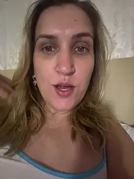 Snapshot of Bia_sexynovaes chatting on March 5, 1:56 am Bia sexynovaes online show from March 5, 1:56 am