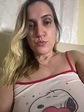 Snapshot of Bia_sexynovaes chatting on March 20, 3:00 am Bia sexynovaes online show from March 20, 3:00 am