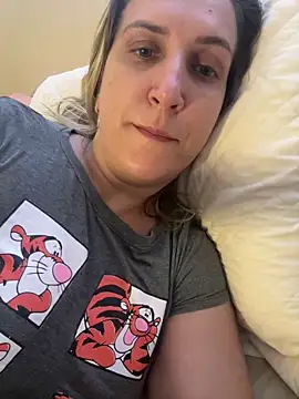 Snapshot of Bia_sexynovaes chatting on April 3, 5:55 pm Bia sexynovaes online show from April 3, 5:55 pm