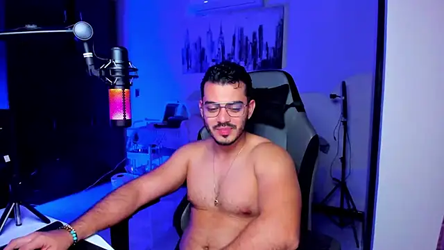 BrunoD31 online show from December 4, 4:22 am