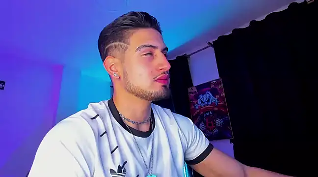 Giomar Reyes online show from January 7, 3:14 am