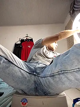 Snapshot of CRISTHIAN_GREY01 chatting on November 25, 7:58 pm CRISTHIAN GREY01 online show from November 25, 7:58 pm