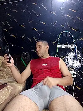 Snapshot of CRISTHIAN_GREY01 chatting on February 27, 3:39 am CRISTHIAN GREY01 online show from February 27, 3:39 am