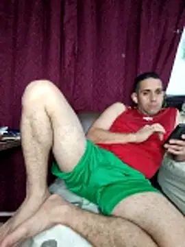 Snapshot of CRISTHIAN_GREY01 chatting on March 27, 2:28 am CRISTHIAN GREY01 online show from March 27, 2:28 am