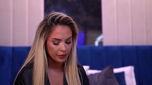 Snapshot of SelenaFrost chatting on January 25, 9:15 am SelenaFrost online show from January 25, 9:15 am