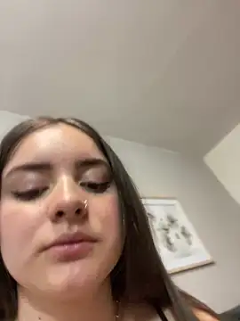 imlindapink online show from January 14, 7:43 pm