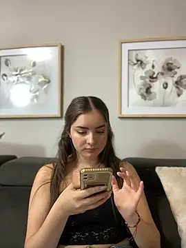 imlindapink online show from January 22, 6:41 pm
