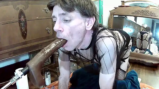 MaxJr8008 online show from October 3, 6:43 am